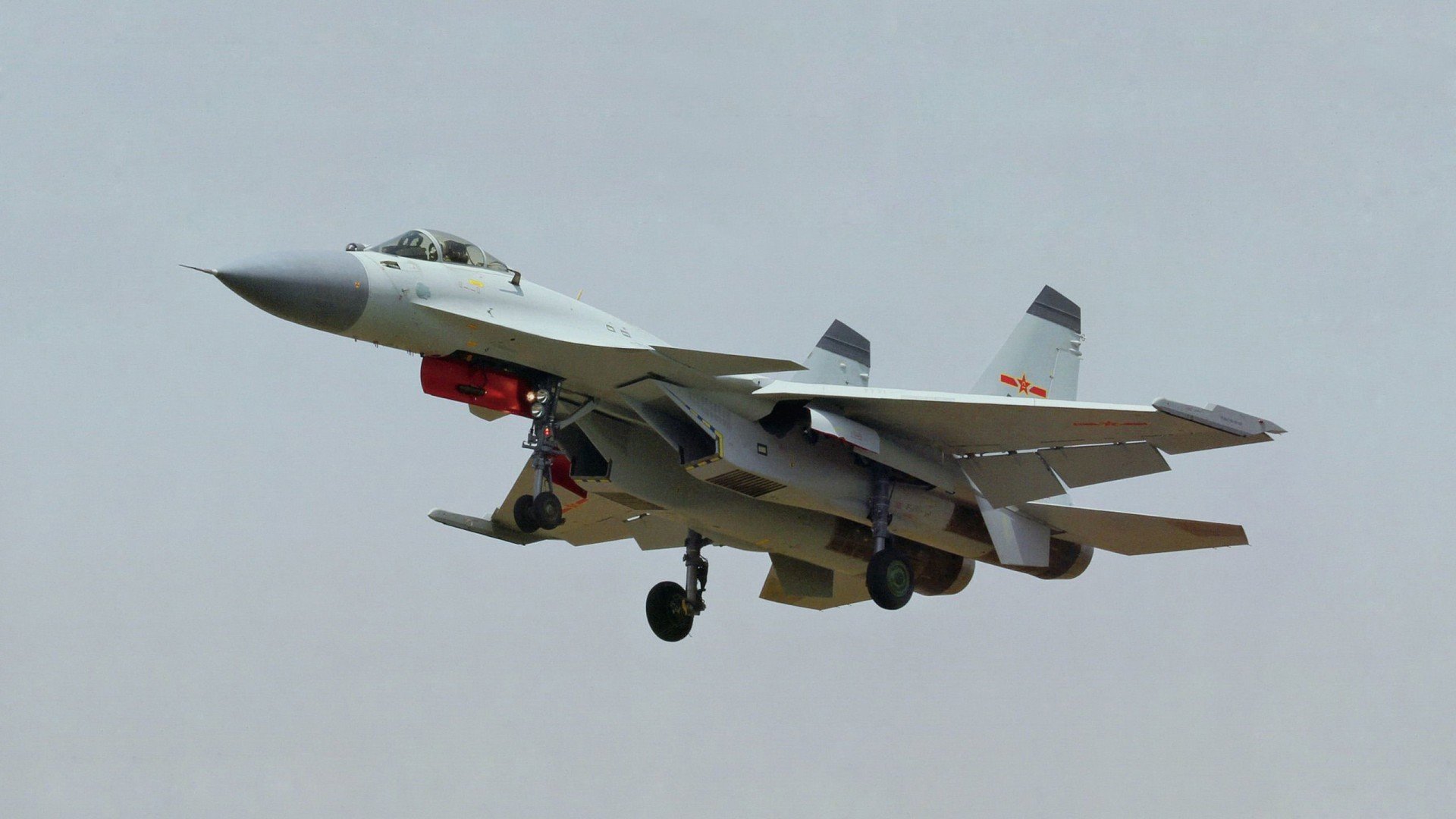 “冰雪王者：北极极寒赛段的速度传奇”，冰雪极地